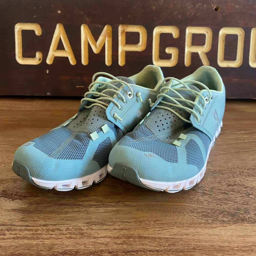 On Cloud, W’s size 8.5